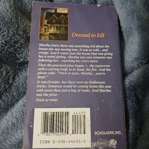 Vintage (1989) Scholastic Trick or Treat Softback Book - Picture 2 of 7